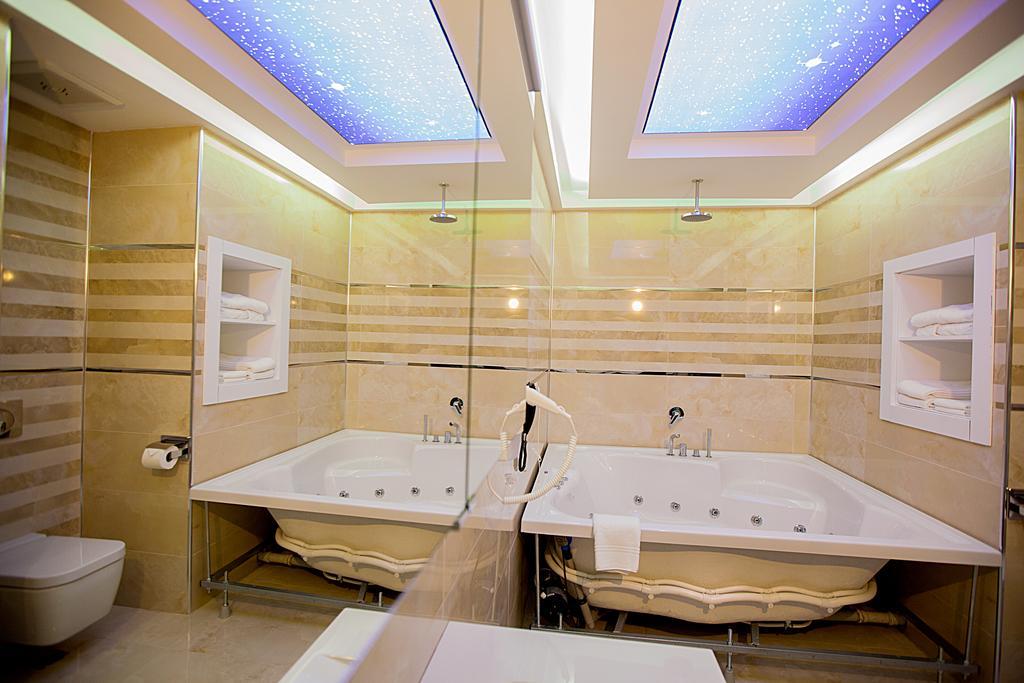 Mitannia Regency Hotel ดิยาร์บาคีร์ ภายนอก รูปภาพ